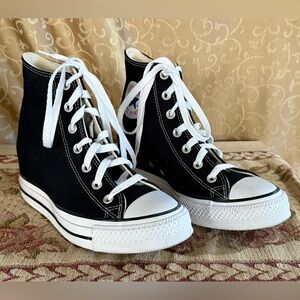 Converse Women's Chuck Taylor All Star Wedge Platform Black & White Sneaker Sz 7